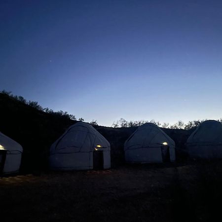 Kyzylkum Nights Camp & Family Yurt Hotell Nurota Exteriör bild