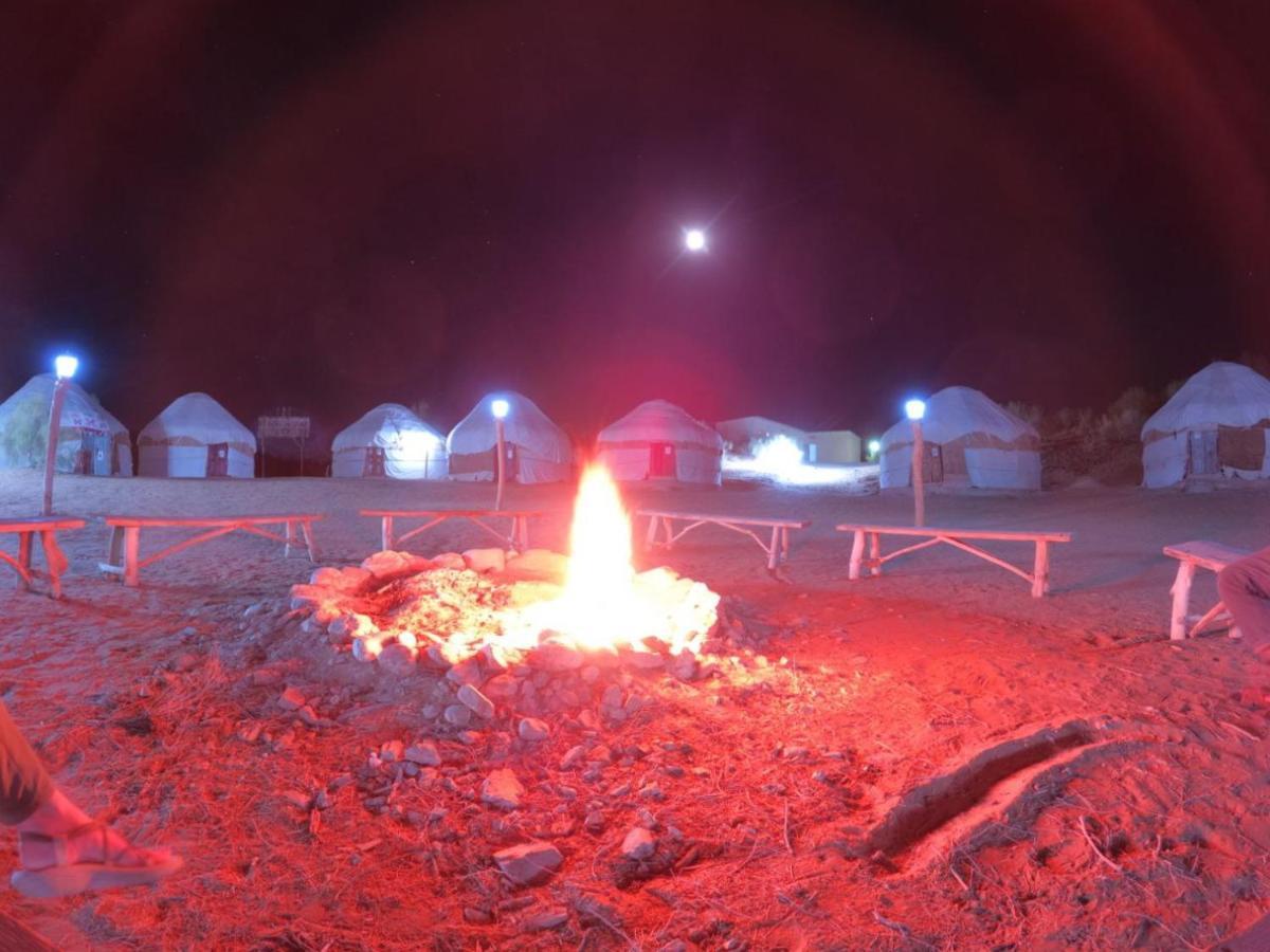Kyzylkum Nights Camp & Family Yurt Hotell Nurota Exteriör bild