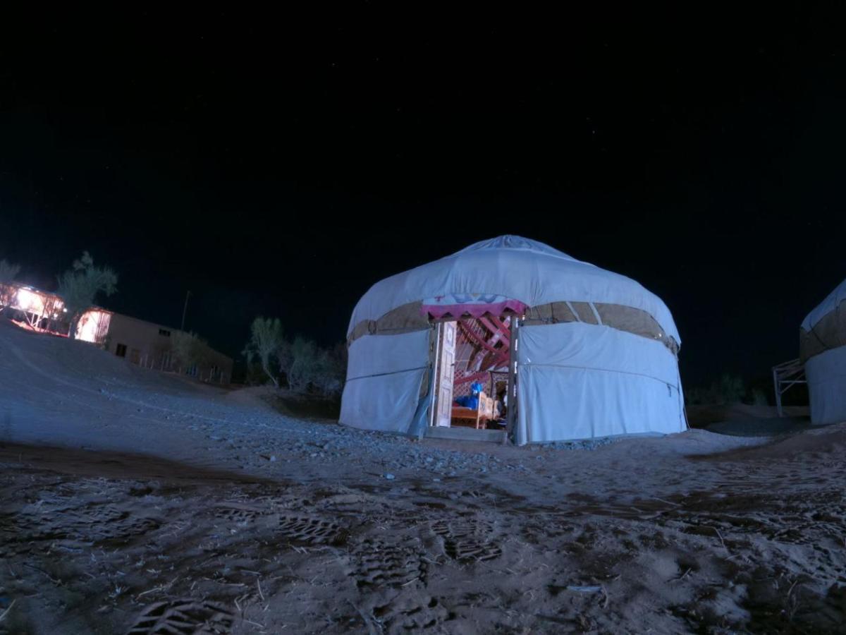 Kyzylkum Nights Camp & Family Yurt Hotell Nurota Exteriör bild