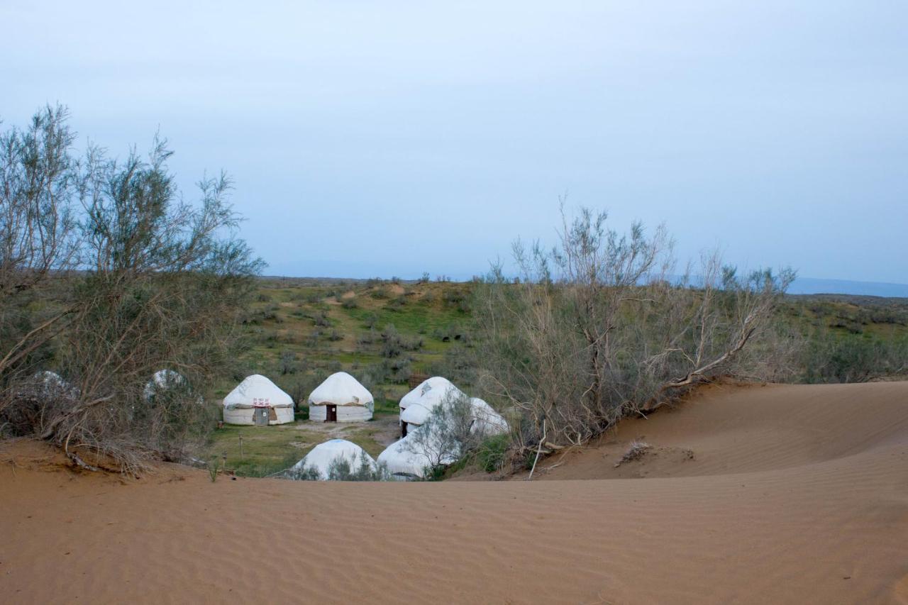 Kyzylkum Nights Camp & Family Yurt Hotell Nurota Exteriör bild