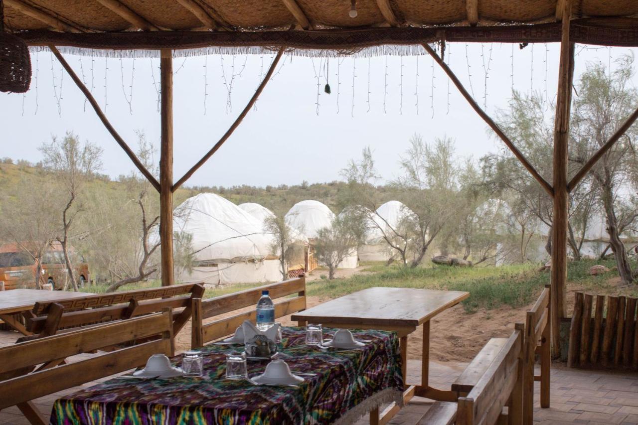 Kyzylkum Nights Camp & Family Yurt Hotell Nurota Exteriör bild