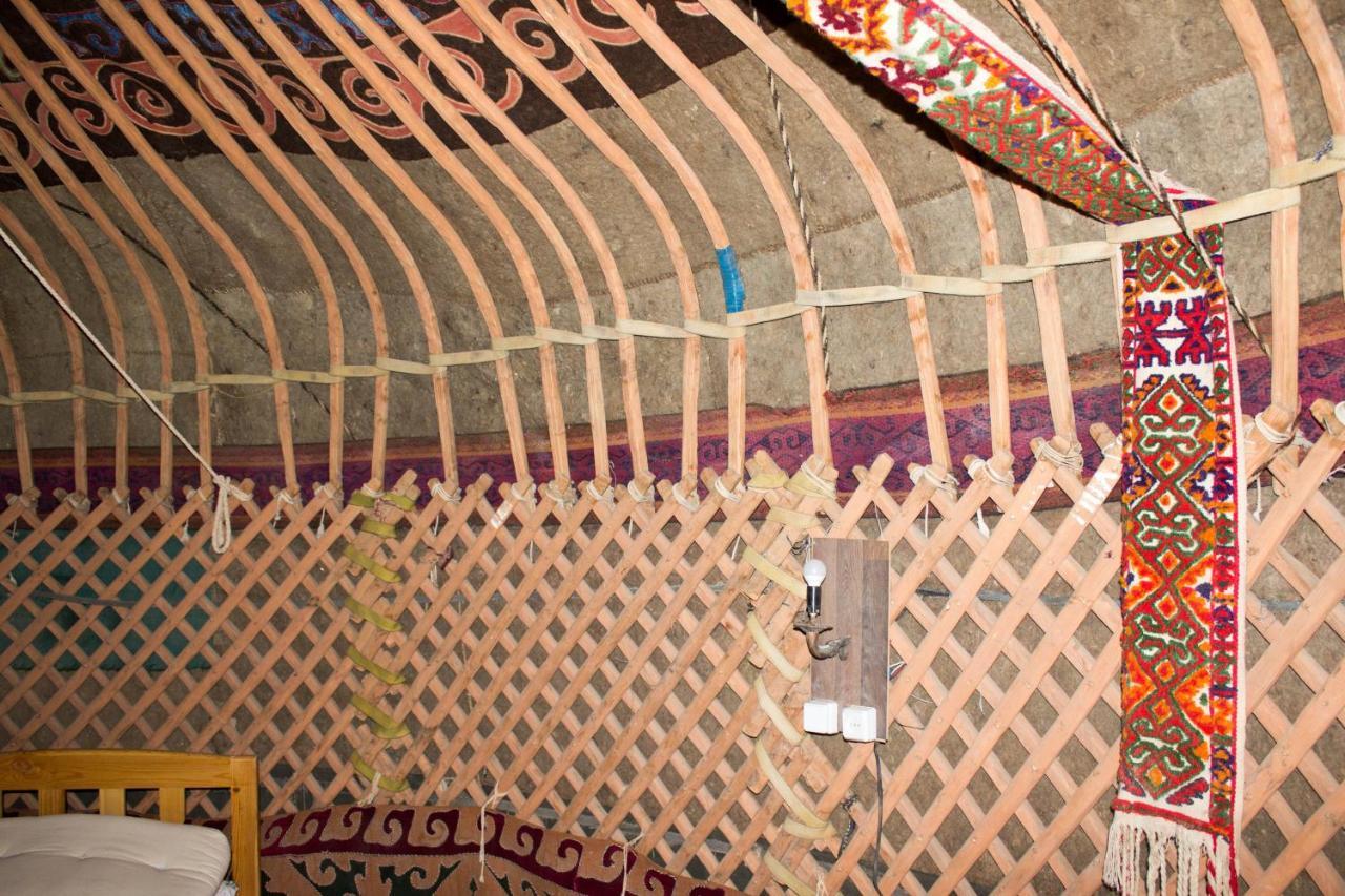 Kyzylkum Nights Camp & Family Yurt Hotell Nurota Exteriör bild