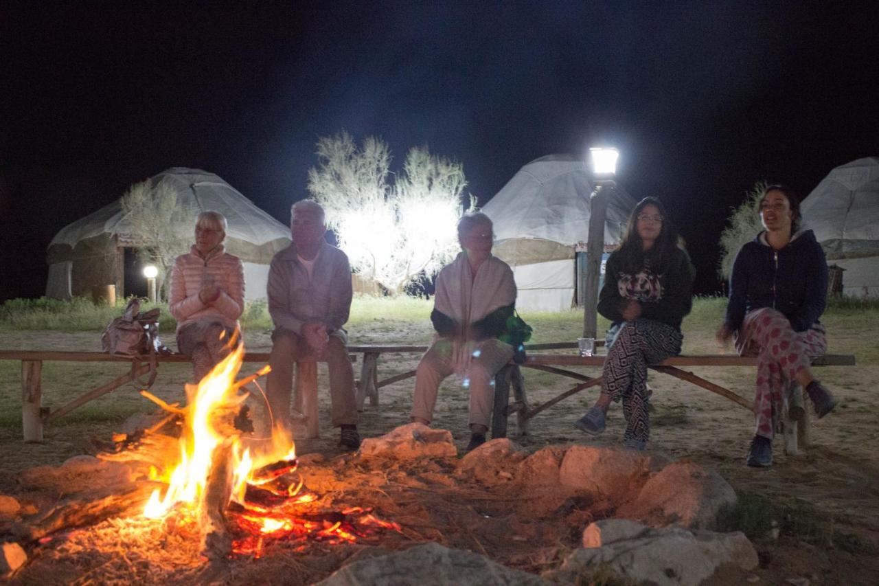 Kyzylkum Nights Camp & Family Yurt Hotell Nurota Exteriör bild