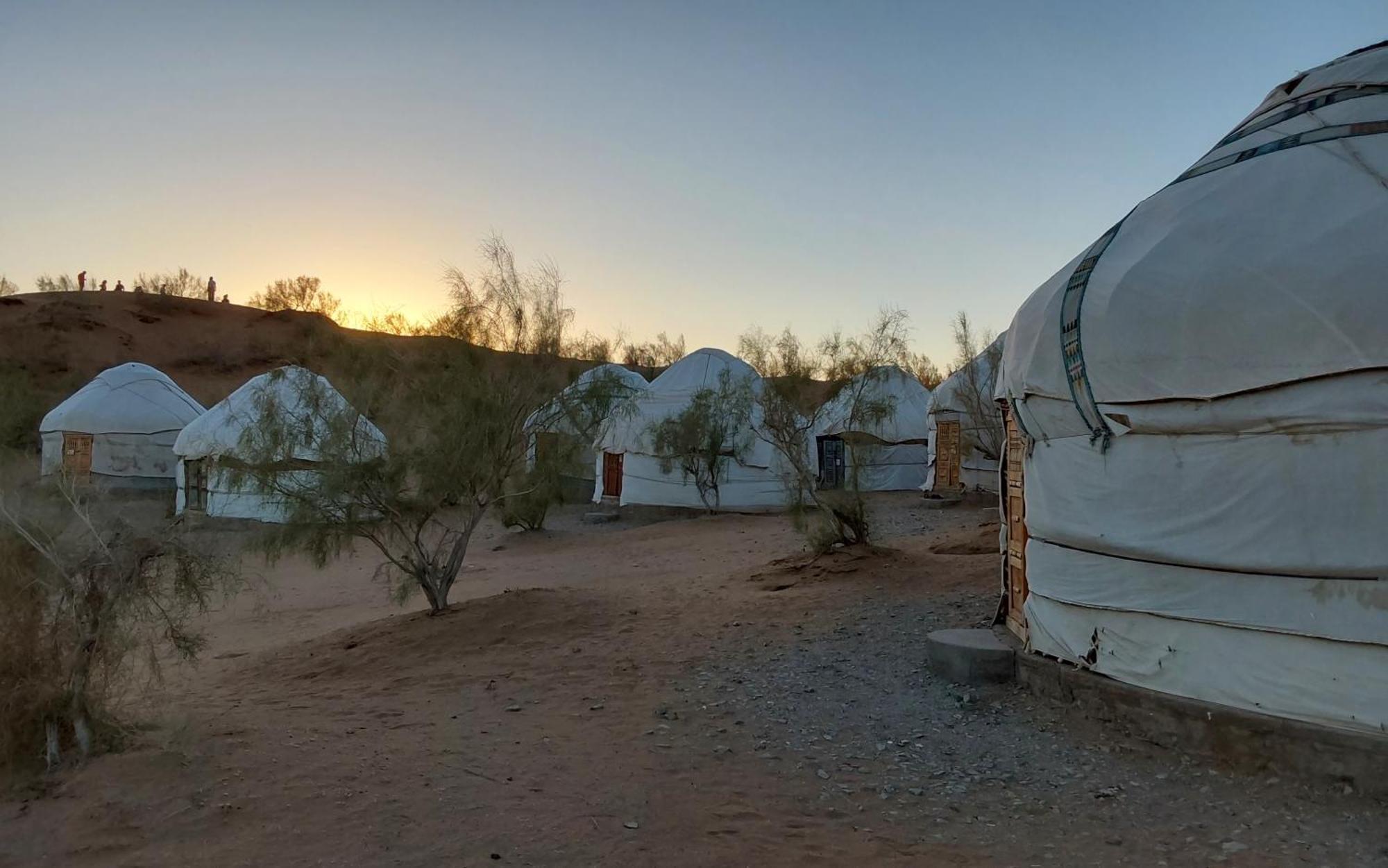 Kyzylkum Nights Camp & Family Yurt Hotell Nurota Exteriör bild
