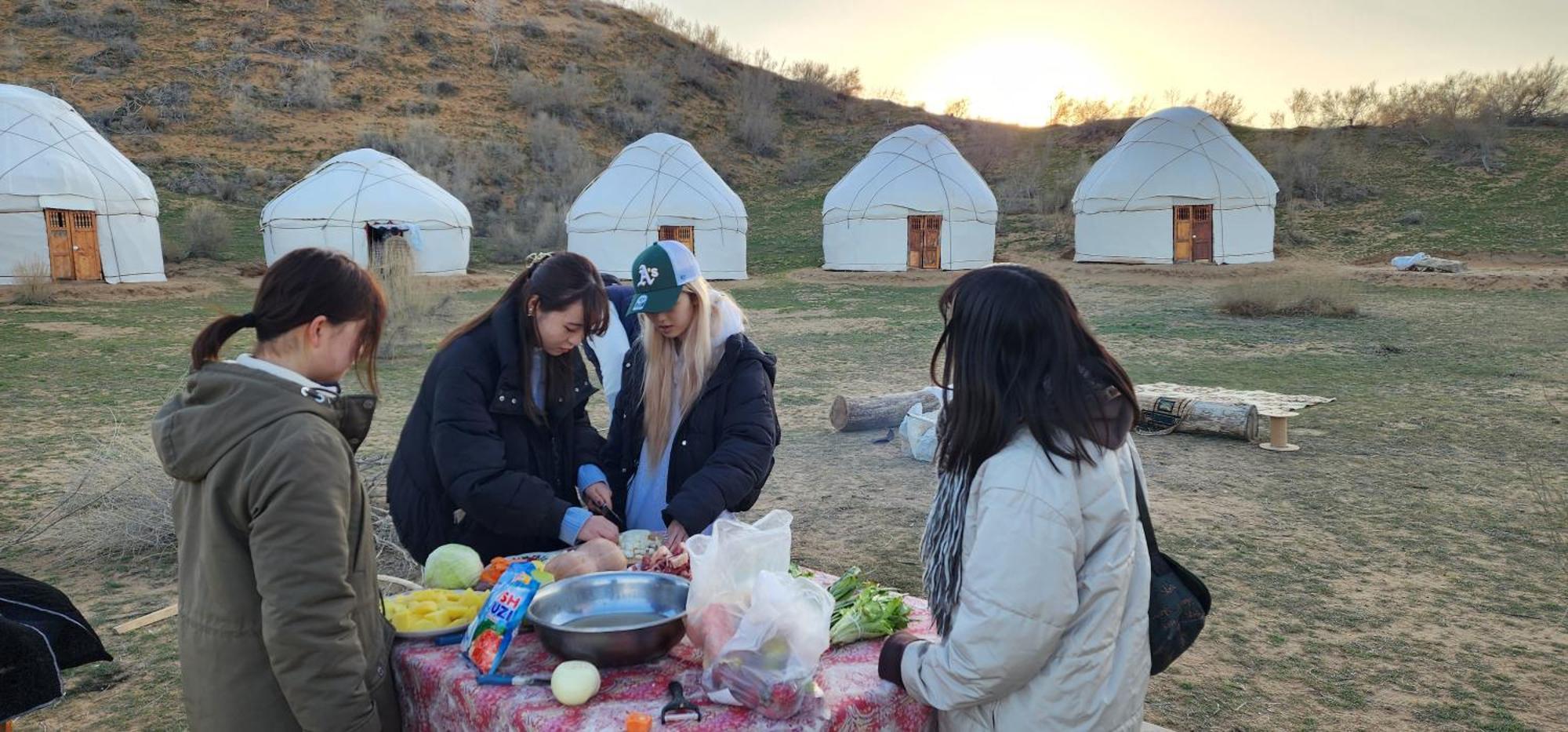 Kyzylkum Nights Camp & Family Yurt Hotell Nurota Exteriör bild