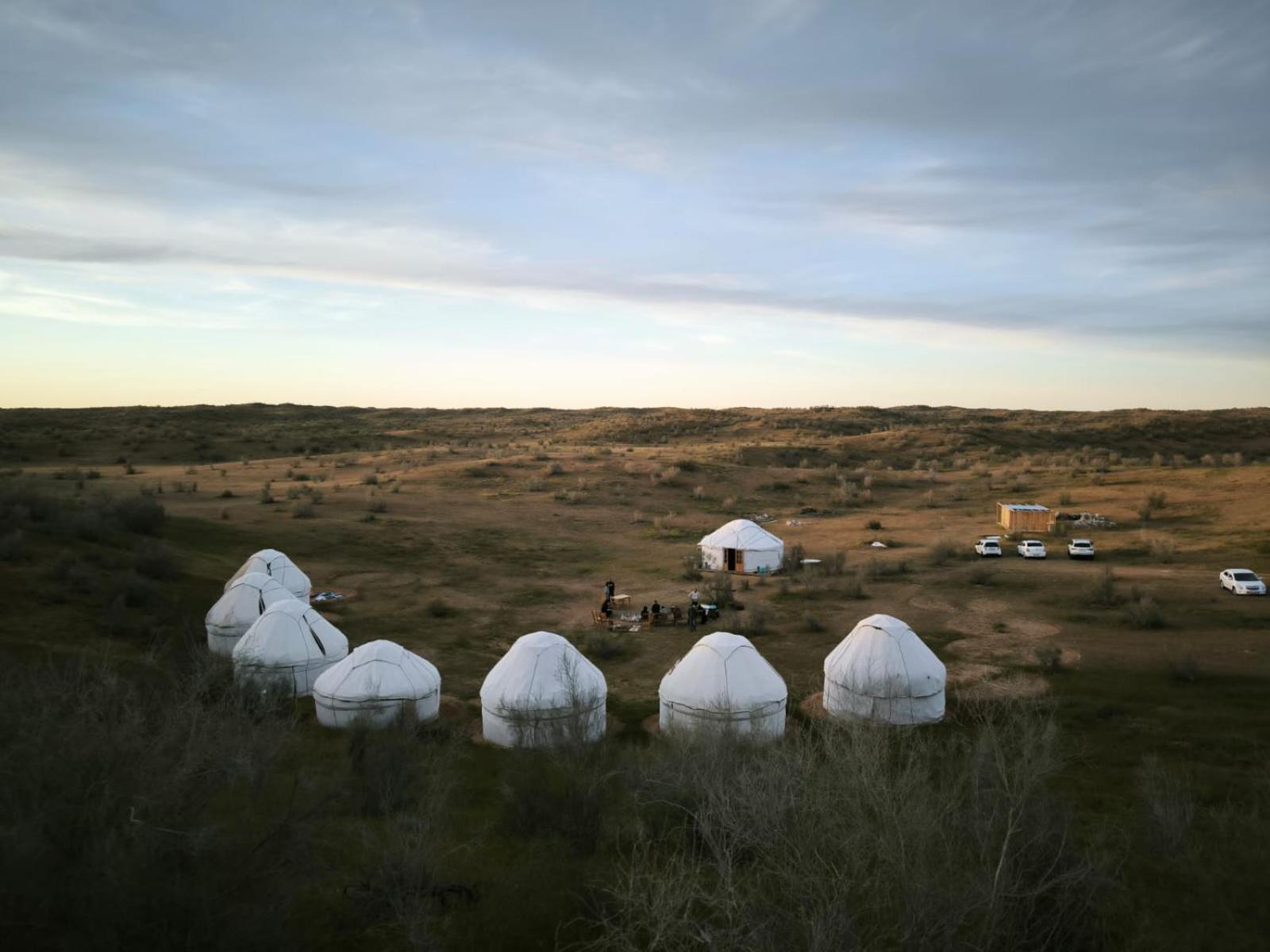 Kyzylkum Nights Camp & Family Yurt Hotell Nurota Exteriör bild