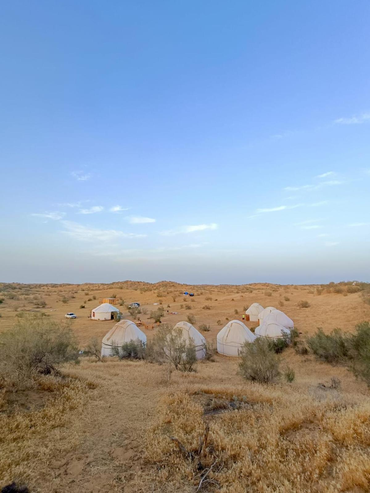 Kyzylkum Nights Camp & Family Yurt Hotell Nurota Exteriör bild