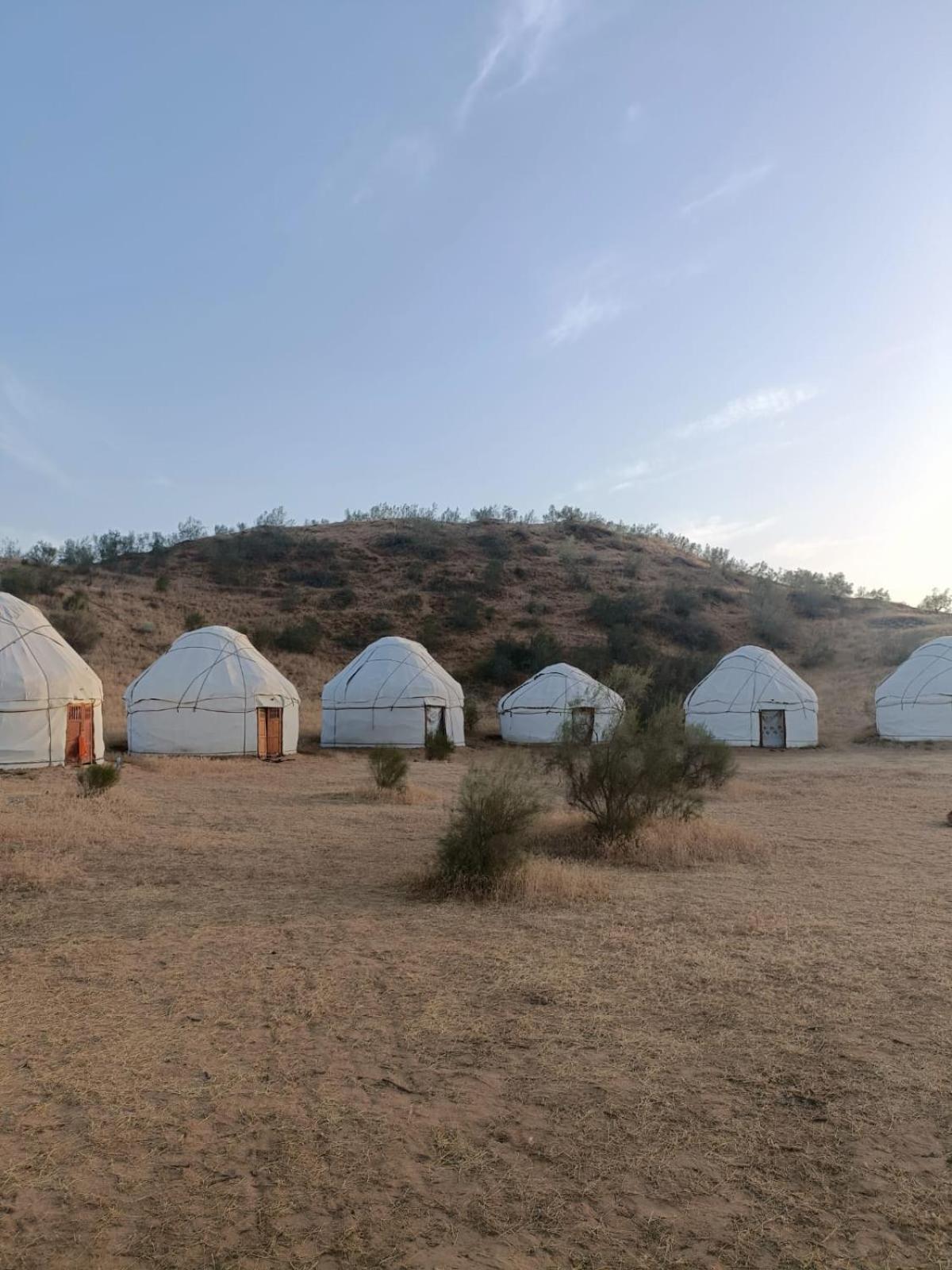 Kyzylkum Nights Camp & Family Yurt Hotell Nurota Exteriör bild