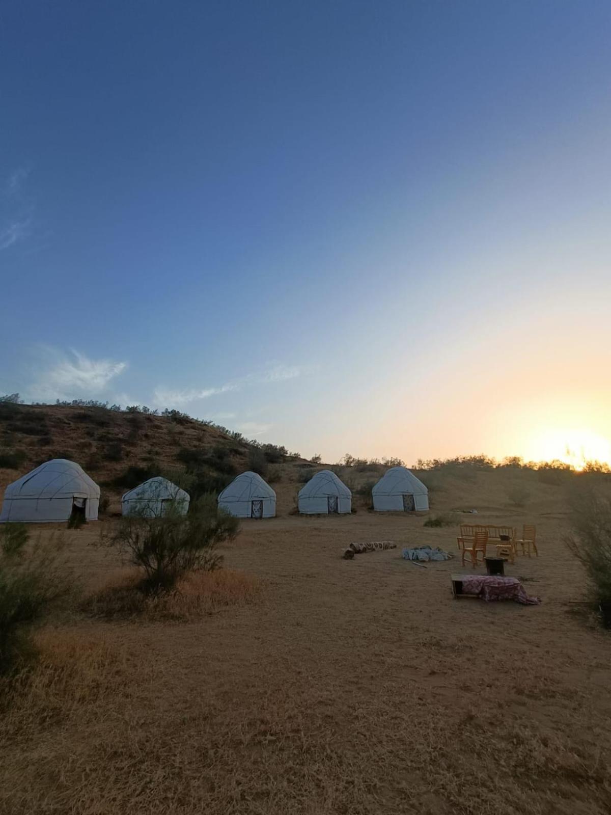 Kyzylkum Nights Camp & Family Yurt Hotell Nurota Exteriör bild
